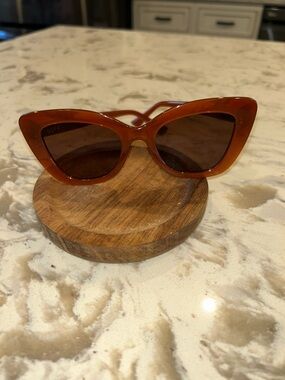 DIFF CAT-EYE SUNGLASSES BROWN